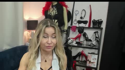 CrystalHotty online show from March 17, 2026, 6:17 am