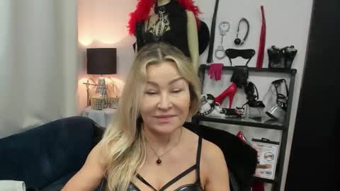 CrystalHotty online show from March 30, 2026, 4:57 am