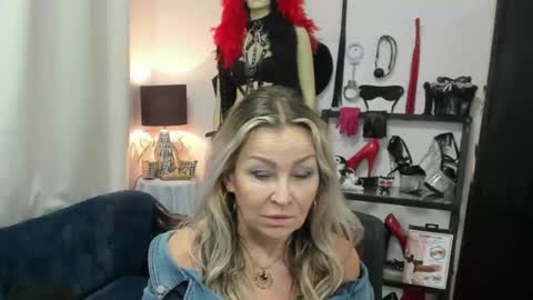 CrystalHotty online show from June 17, 2026, 4:26 am