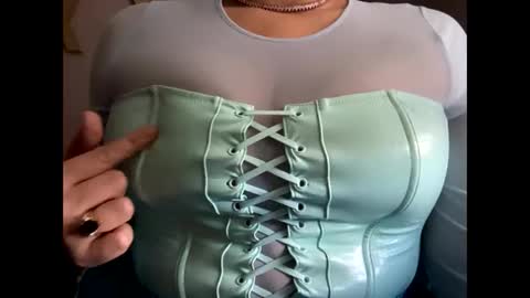 crystalyn777 online show from October 19, 2025, 11:38 pm