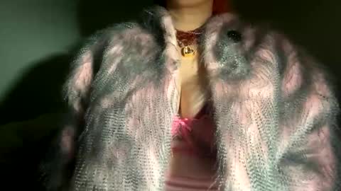 crystalyn777 online show from February 14, 2026, 6:21 am