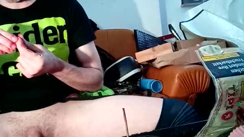 Snapshot of crystelweed chatting on October 12, 2025, 1:54 pm crystelweed online show from October 12, 2025, 1:54 pm