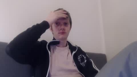 Snapshot of cube93 chatting on February 15, 2025, 10:42 pm cube93 online show from February 15, 2025, 10:42 pm