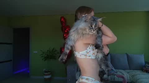 Alexia online show from June 12, 2026, 5:17 am
