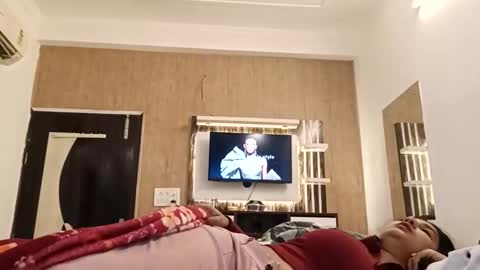 cuddlemuffins online show from February 3, 2026, 6:51 am