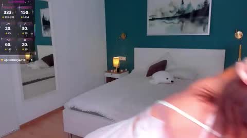 Snapshot of cuddles_jane chatting on November 27, 2025, 7:43 am Silvia online show from November 27, 2025, 7:43 am