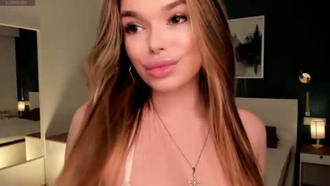 Snapshot of cuddles_jane chatting on July 31, 2026, 9:30 am Silvia online show from July 31, 2026, 9:30 am