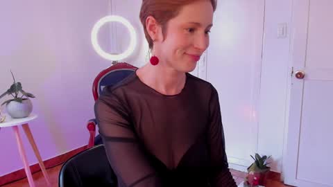 Snapshot of cuddlingbunnny chatting on December 12, 2024, 9:26 pm Leonela online show from December 12, 2024, 9:26 pm