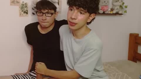 Snapshot of cuddly_and_jinx chatting on March 6, 2026, 6:37 pm cuddly_and_jinx online show from March 6, 2026, 6:37 pm