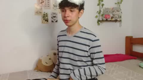 Snapshot of cuddly_twinkie chatting on June 14, 2026, 1:46 pm Cuddly online show from June 14, 2026, 1:46 pm