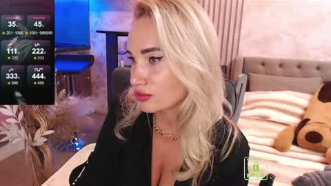 Snapshot of cuddlylina chatting on May 24, 2026, 6:13 pm CuddlyLina online show from May 24, 2026, 6:13 pm