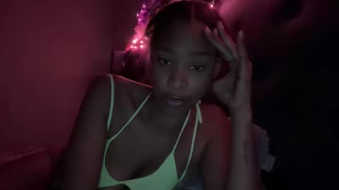 Snapshot of cum2charmxx chatting on October 8, 2025, 10:57 am cum2charmxx online show from October 8, 2025, 10:57 am