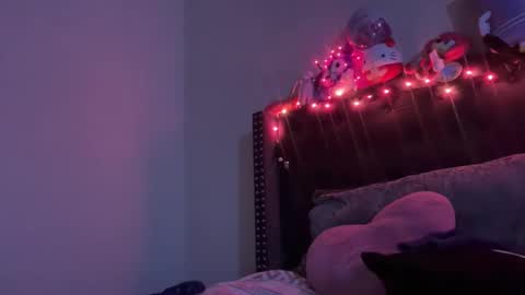 Snapshot of cum2charmxx chatting on October 23, 2025, 2:22 am cum2charmxx online show from October 23, 2025, 2:22 am