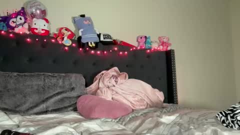 Snapshot of cum2charmxx chatting on October 26, 2025, 1:28 pm cum2charmxx online show from October 26, 2025, 1:28 pm