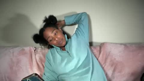 Snapshot of cum2charmxx chatting on November 26, 2025, 8:59 am cum2charmxx online show from November 26, 2025, 8:59 am