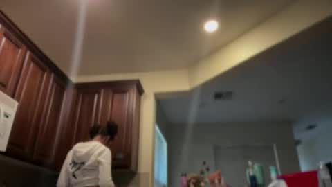 cum2charmxx online show from May 1, 2026, 6:34 pm