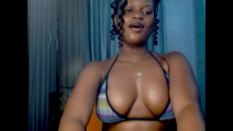 Snapshot of cum_ebony_petitxx chatting on April 25, 2026, 6:49 am cath online show from April 25, 2026, 6:49 am