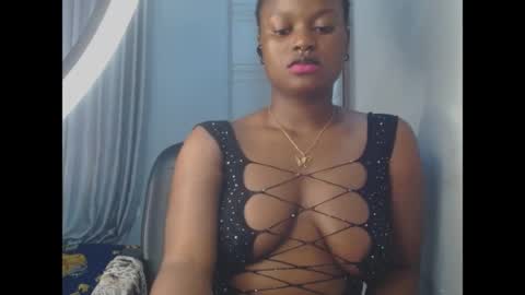 Snapshot of cum_ebony_petitxx chatting on June 4, 2026, 7:03 am cath online show from June 4, 2026, 7:03 am