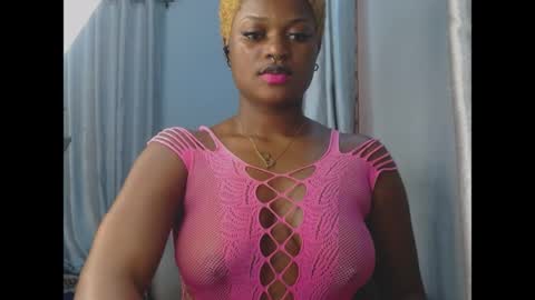 Snapshot of cum_ebony_petitxx chatting on June 8, 2026, 6:47 am cath online show from June 8, 2026, 6:47 am
