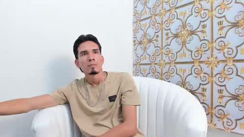 Snapshot of cum_serafin chatting on October 28, 2025, 2:59 am JOHN online show from October 28, 2025, 2:59 am