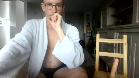 cum_swallow_bi online show from June 8, 2026, 4:29 pm