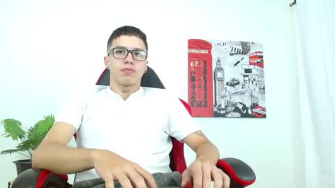 cumandres online show from September 22, 2025, 2:30 pm