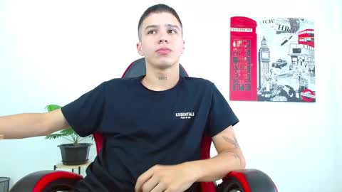 cumandres online show from October 14, 2025, 1:56 pm