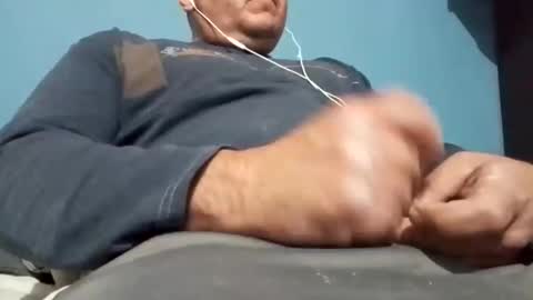 Snapshot of cumbian_chero chatting on February 24, 2025, 5:11 am cumbian_chero online show from February 24, 2025, 5:11 am