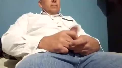 Snapshot of cumbian_chero chatting on February 24, 2025, 12:48 pm cumbian_chero online show from February 24, 2025, 12:48 pm