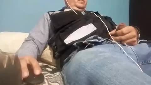 Snapshot of cumbian_chero chatting on September 19, 2025, 6:08 pm cumbian_chero online show from September 19, 2025, 6:08 pm