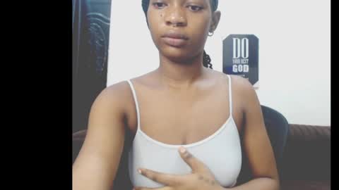 cumebony_petit online show from April 22, 2026, 6:49 am