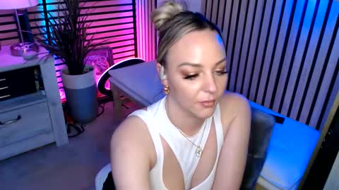 cumguzzlingskank online show from April 6, 2026, 1:36 am