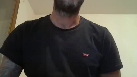 Snapshot of cummincock04 chatting on October 12, 2025, 4:44 am cummincock04 online show from October 12, 2025, 4:44 am