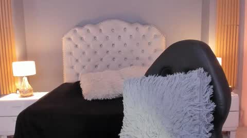 Cumming Loving online show from September 17, 2025, 7:59 pm