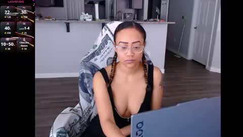 Snapshot of cumplzqueen chatting on June 11, 2026, 9:02 pm Nia Reese online show from June 11, 2026, 9:02 pm