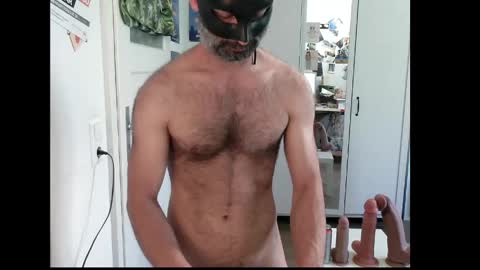 Cumshow online show from April 18, 2026, 9:35 am