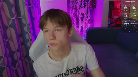 cumte_boy online show from June 8, 2026, 4:35 am