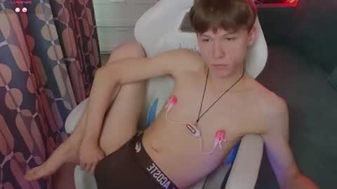 Snapshot of cumte_boy chatting on July 12, 2026, 1:18 am cumte_boy online show from July 12, 2026, 1:18 am