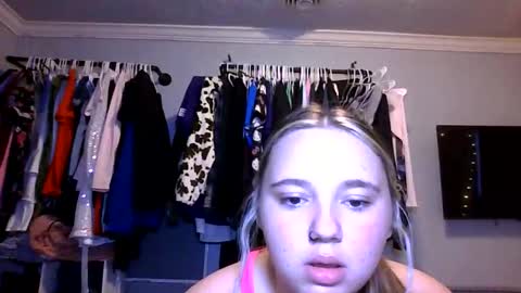 Snapshot of cuntycassie chatting on May 13, 2026, 10:27 pm cuntycassie online show from May 13, 2026, 10:27 pm