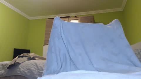 Im Lee. Say Hey Im very social. online show from January 19, 2025, 4:57 pm