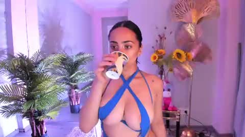 Snapshot of cupcake_izzy chatting on June 26, 2026, 7:51 pm cupcake_izzy online show from June 26, 2026, 7:51 pm
