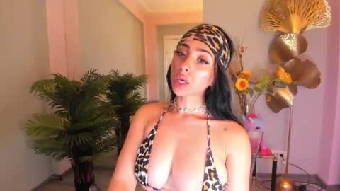 Snapshot of cupcake_izzy chatting on July 2, 2026, 3:23 am cupcake_izzy online show from July 2, 2026, 3:23 am