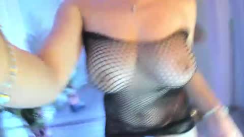 Snapshot of cupcake_izzy chatting on July 7, 2026, 6:56 pm cupcake_izzy online show from July 7, 2026, 6:56 pm