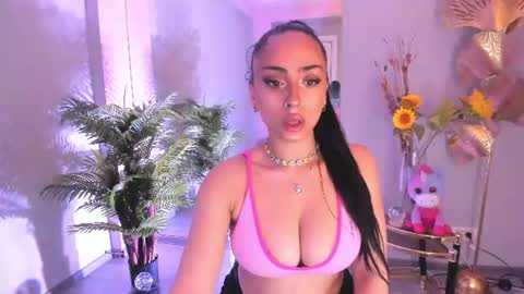 Snapshot of cupcake_izzy chatting on July 8, 2026, 5:17 pm cupcake_izzy online show from July 8, 2026, 5:17 pm