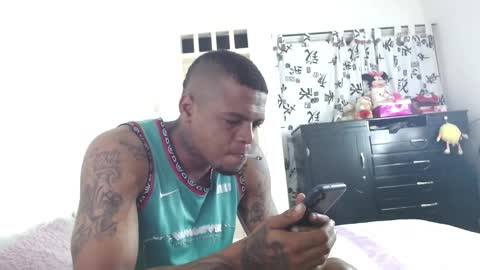 Snapshot of cuplex_hotlatina94 chatting on January 20, 2025, 10:29 am dominic and julieta... independent models online show from January 20, 2025, 10:29 am