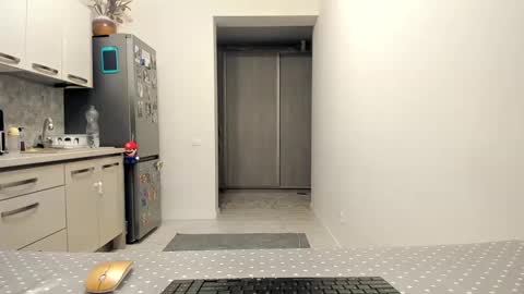 maria  alex online show from February 15, 2025, 7:28 pm