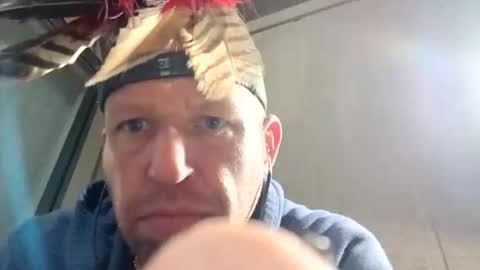 Snapshot of curious_slut_601 chatting on December 1, 2025, 7:35 am Feathers online show from December 1, 2025, 7:35 am