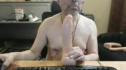 Snapshot of curiousbisex22 chatting on August 7, 2026, 8:00 pm Curiousbisex22 online show from August 7, 2026, 8:00 pm