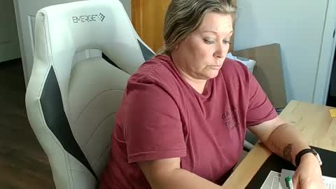 curious couple online show from February 4, 2025, 7:33 pm