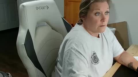 curious couple online show from February 6, 2025, 9:17 pm